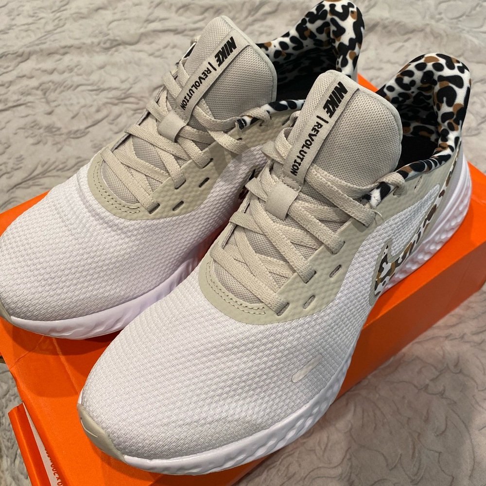 Nike Revolution 5 PRM